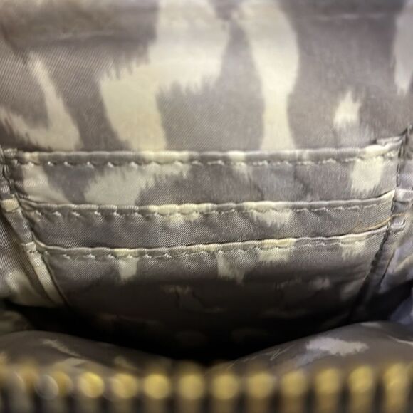 Aimee Kestenberg Animal Print Leather Just Saying Stadium Wallet Mini Crossbody - Picture 11 of 16